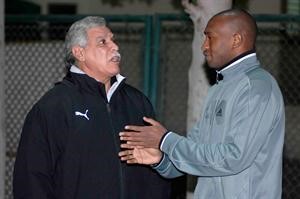 شحاته متحدثا لشيكابالا﻿