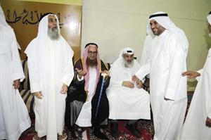الشيخ احمد القطان في مقدمة المهنئين هاني عبدالله
