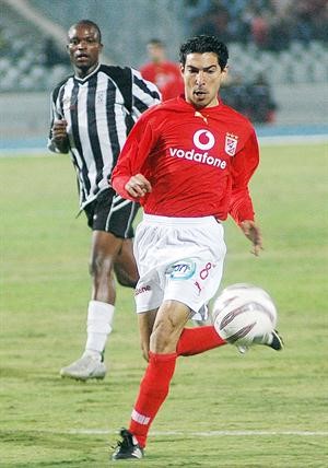 نجم الاهلي محمد بركات تعرض للغرامة لنيله انذارا امام تشلسي
