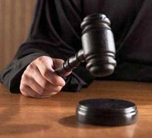 وفاة بريطاني بعد أيام على رفض المحكمة السماح للأطباء بإنهاء حياته