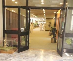 ممرات ومكاتب خالية في مجمع الوزارات في استمرار لعطلة عيد الفطر ﻿