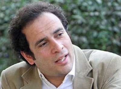 دعمرو حمزاوي