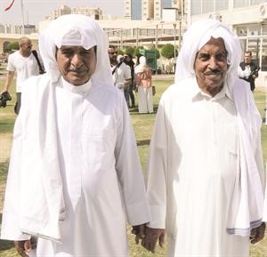 النوخذة الراشد من الكويت والمناعي من البحرين ﻿