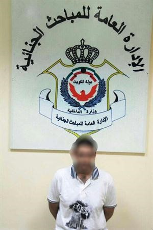 المتهم بعد القبض عليه من قبل مباحث العاصمة