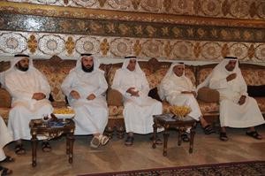 احمد السعدون متوسطا عبدالرحمن العنجري ومحمد الخليفة ود جمعان الحربش ومبارك الوعلان﻿