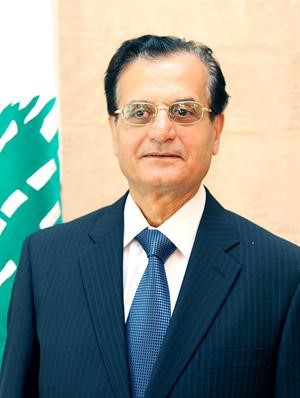 عدنان منصور