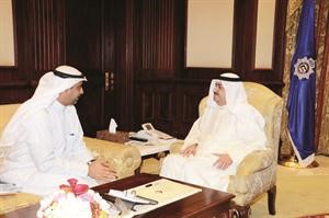 وزير الداخلية الشيخ احمد الحمود مستقبلا الشيخ محمد المبارك