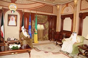 سمو نائب الامير وولي العهد الشيخ نواف الاحمد مستقبلا السفير عبدالعال القناعي﻿