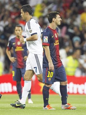 كريستيانو رونالدو وليونيل ميسي تحاشيا مصافحة بعضهما عقب نهاية المباراة
