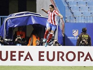 فالكاو قوة ضاربة في تشكيلة اتليتكو مدريد
