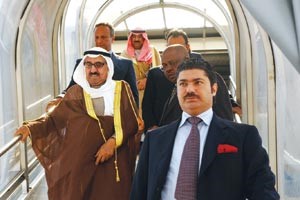 صاحب السمو الامير الشيخ صباح الاحمد والوفد المرافق لدى وصوله الى مطار جون اوف كيندي في اميركا