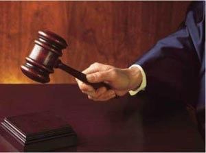 اتهام سويسري بحقن 16 شخصاً بفيروس «اتش آي في»