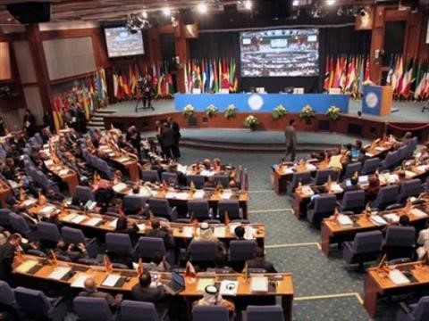  إيران تسجل نقطة باستضافتها قمة عدم الانحياز لكنها تصاب بنكسة بشأن ملفها النووي