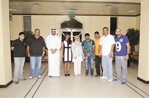 فريق عمل كنز FM في لقطة تذكارية 	فريال حماد﻿