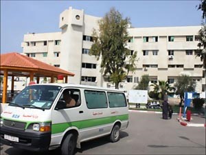 على طريقة البوعزيزي.. شاب فلسطيني يشعل النار في نفسه هرباً من الفقر 