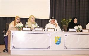 الحضور في اللقاء التنويري قاسم باشا
