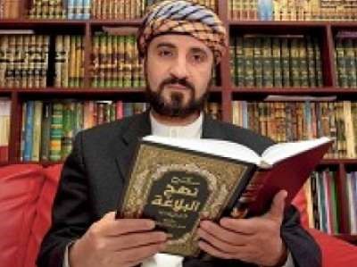 بالفيديو.. إمام بالنمسا يقضم إصبع جني ويطارد شيطانة شقراء بمكياج أحمر غمزته بعينها الزرقاء