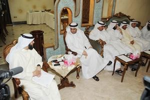 دعادل الدمخي وفيصل اليحيى خلال الاجتماع﻿