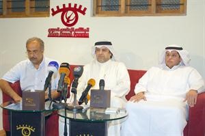 دمحمد الفيلي وماضي الخميس ودفواز الجدعي خلال الندوة
