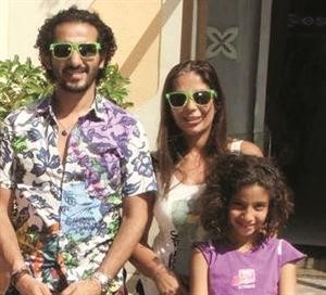 منى زكي واحمد حلمي مع ابنتهما لي لي﻿