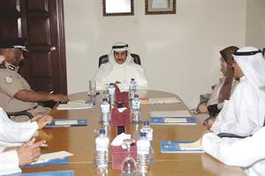 الشيخ دابراهيم الدعيج خلال الاجتماع
