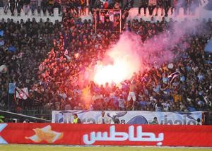 جماهير الالتراس الحمراء عادت للشغب مرة اخرى