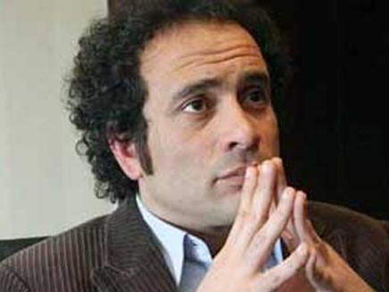 دعمرو حمزاوي