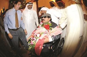 شادي الخليج مع الزميل مفرح الشمري اثناء وصوله ﻿