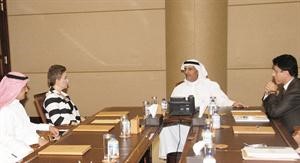 جانب من اجتماع اسماعيل الغانم مع هنادي بستكي
