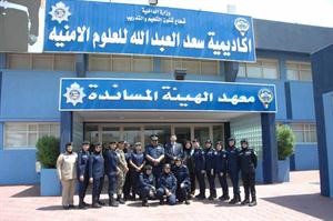 اللواء فهد الشرقاوي متوسطا المشاركات في الدورة﻿
