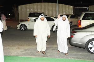 اسامة الشاهين اثناء وصوله الى ديوان شخير
