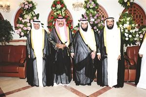 سمو ولي العهد الشيخ نواف الاحمد يبارك للمعرس ووالده دانور السليم وعمه المستشار ضرار العسعوسي
