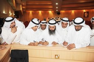 دبدر الناشي ونايف المرداس يوقعان على المبادئ