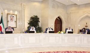 الشيخ احمد الخالد ودفاضل صفر وانس الصالح وعبدالعزيز الابراهيم ودرولا دشتي خلال الاجتماع