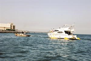 عملية سحب اليخت بعد نجاح جهود انتشاله﻿