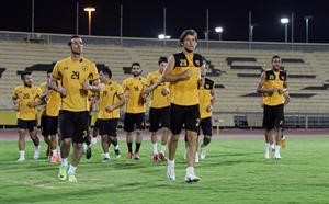 تدريبات القادسية اتسمت بالجدية والحماس قبل انطلاق الدوري عادل اليعقوب