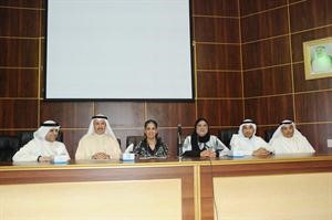 يعقوب الصانع ودانور الشريعان ودمعصومة المبارك وفاطمة حسين وسامي النصف وماضي الخميس خلال المؤتمر	انور الكندري﻿