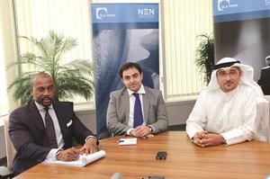عبدالعزيز الياقوت وطارق يحيى وجورج اوتي خلال الندوةهاني عبدالله
