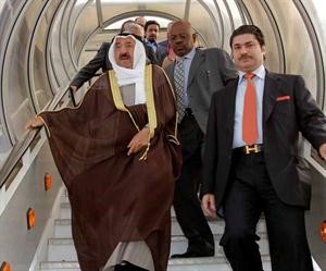 صاحب السمو الامير الشيخ صباح الاحمد لدى وصوله ويبدو الشيخ خالد العبدالله﻿