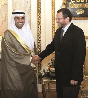 دهشام قنديل لدى لقائه دنايف الحجرف ﻿