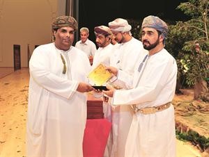 المحروقي اثناء تكريمه للعريمي 