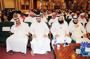 دعادل الدمخي وبدر الداهوم ودمحمد الهطلاني﻿