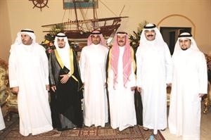 وليد العنزي وفهد الدوسري وخالد السهلي يباركون

