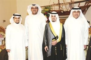 الزميلان عدنان يوسف وحسن موسى يباركان
