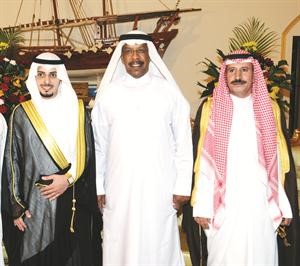 عبداللطيف الرشدان مهنئا
