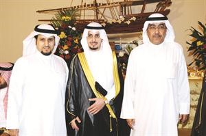 الزميل عدنان الراشد يبارك للمعرس وعمه الزميل فهد الدوسري