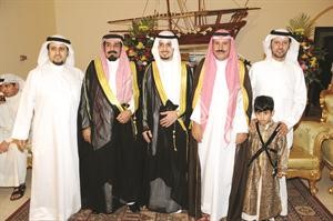 المعرس متوسطا والده وفراج العبدالله وعميه محمد الدوسري والزميل فهد الدوسري
