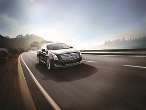 سيارة كاديلاك XTS 2013 ثبات وثقة على الطريق