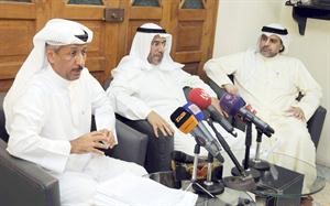 المحامي ناصر الهيفي ود محمد المقاطع وماضي الخميس خلال اللقاء