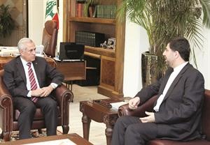 الرئيس ميشال سليمان مستقبلا السفير الايراني غضنفر ركن ابادي في بعبدا امس محمود الطويل